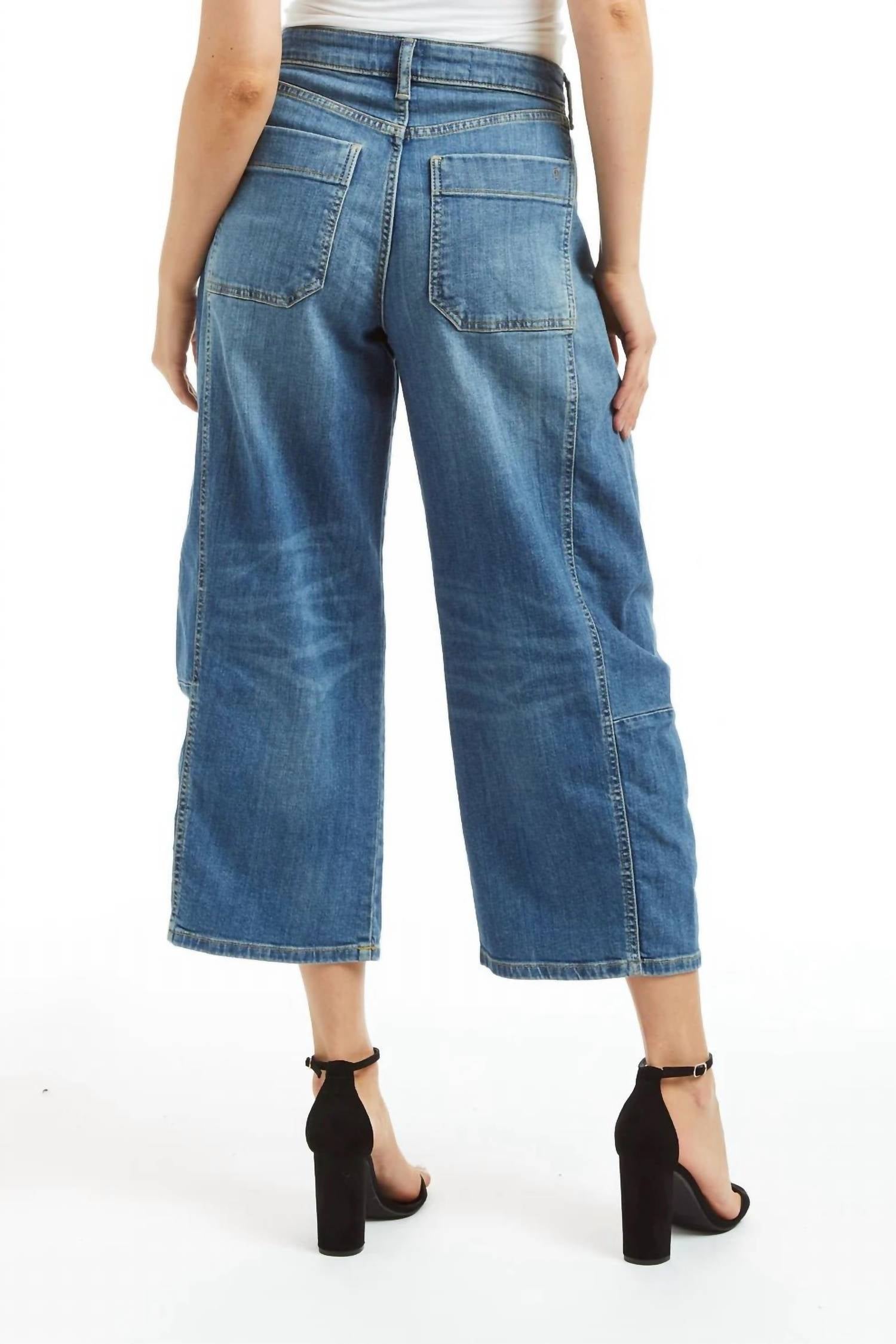 tractr High Rise Barrel Crop Jeans in blue - women's jeans - detail view