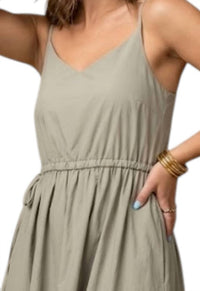 Elle Grey - Elastic Waist Textured Flared Midi Dress