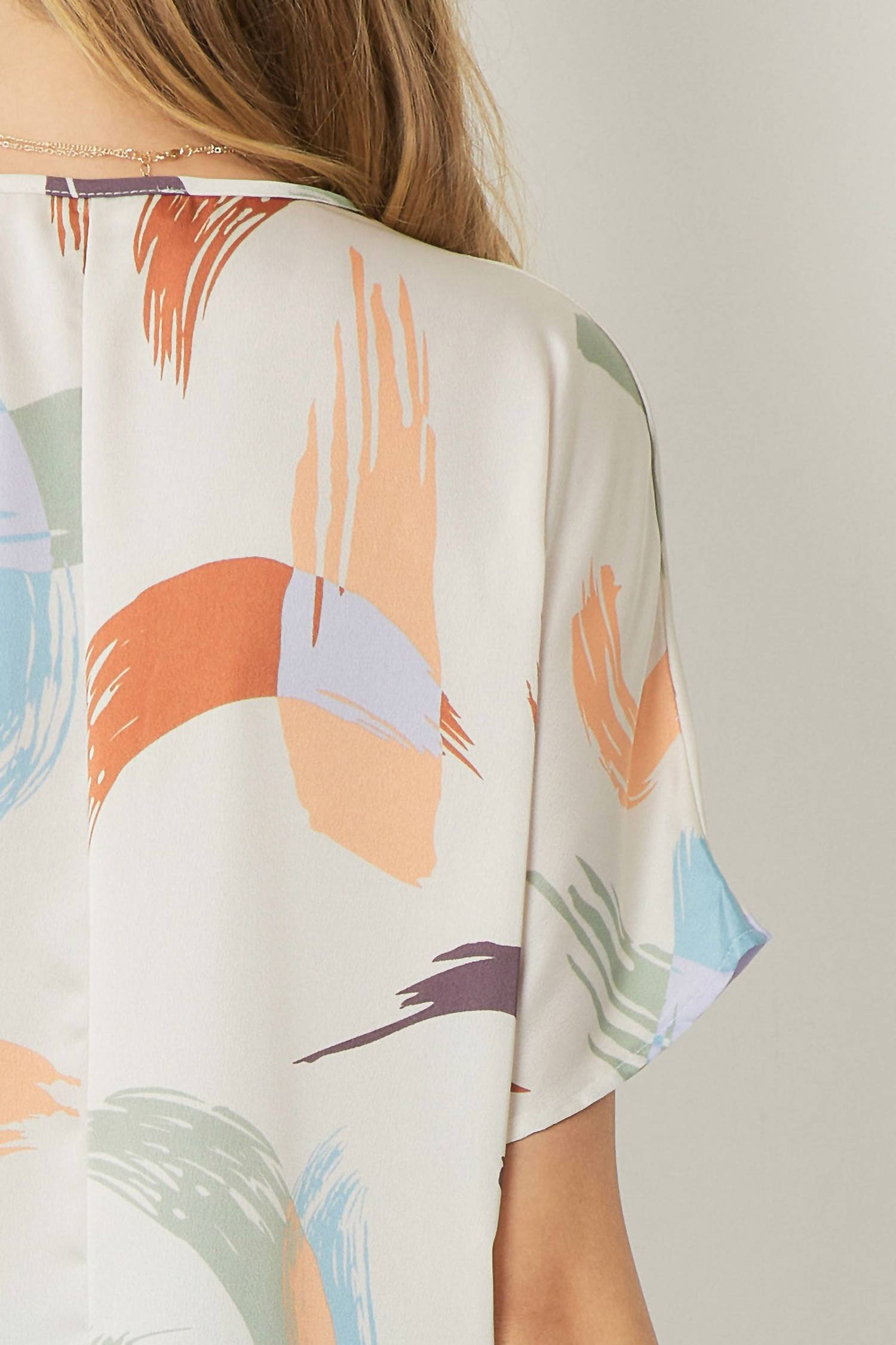 Entro - Brushstroke V-neck Top