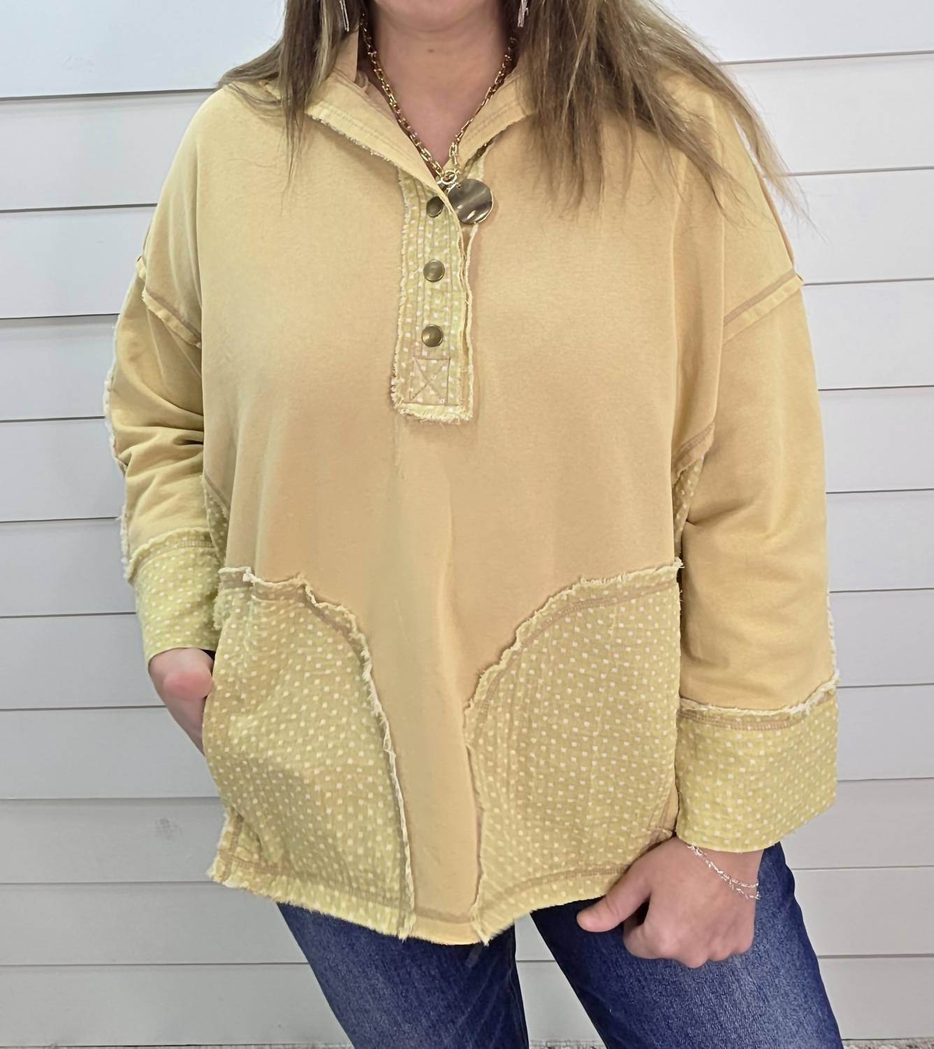 Easel - Oversized Polka Dot Mineral Wash Quarter Snap Top