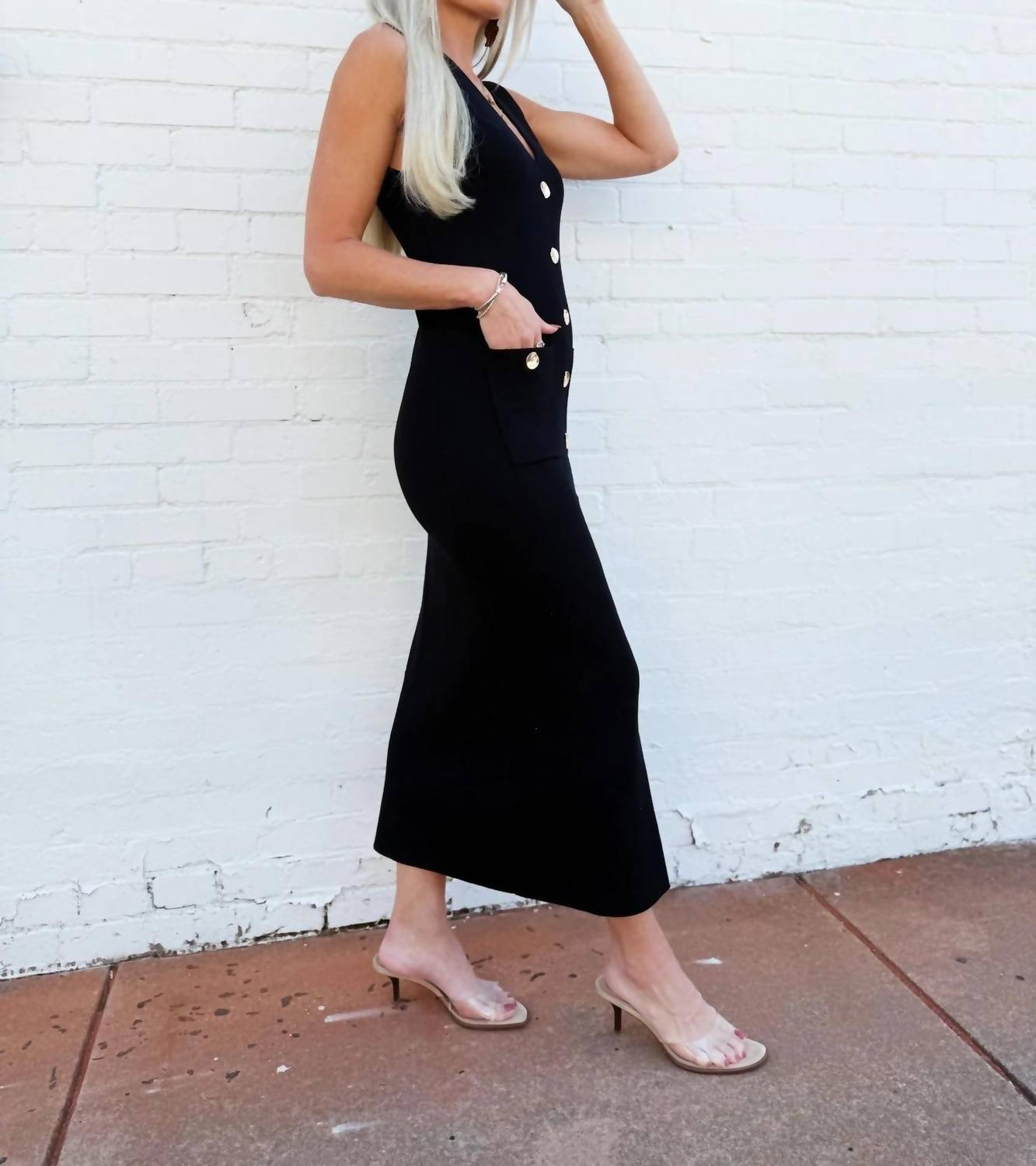 Lalavon - Sleeveless Sweater Button Down Maxi Dress