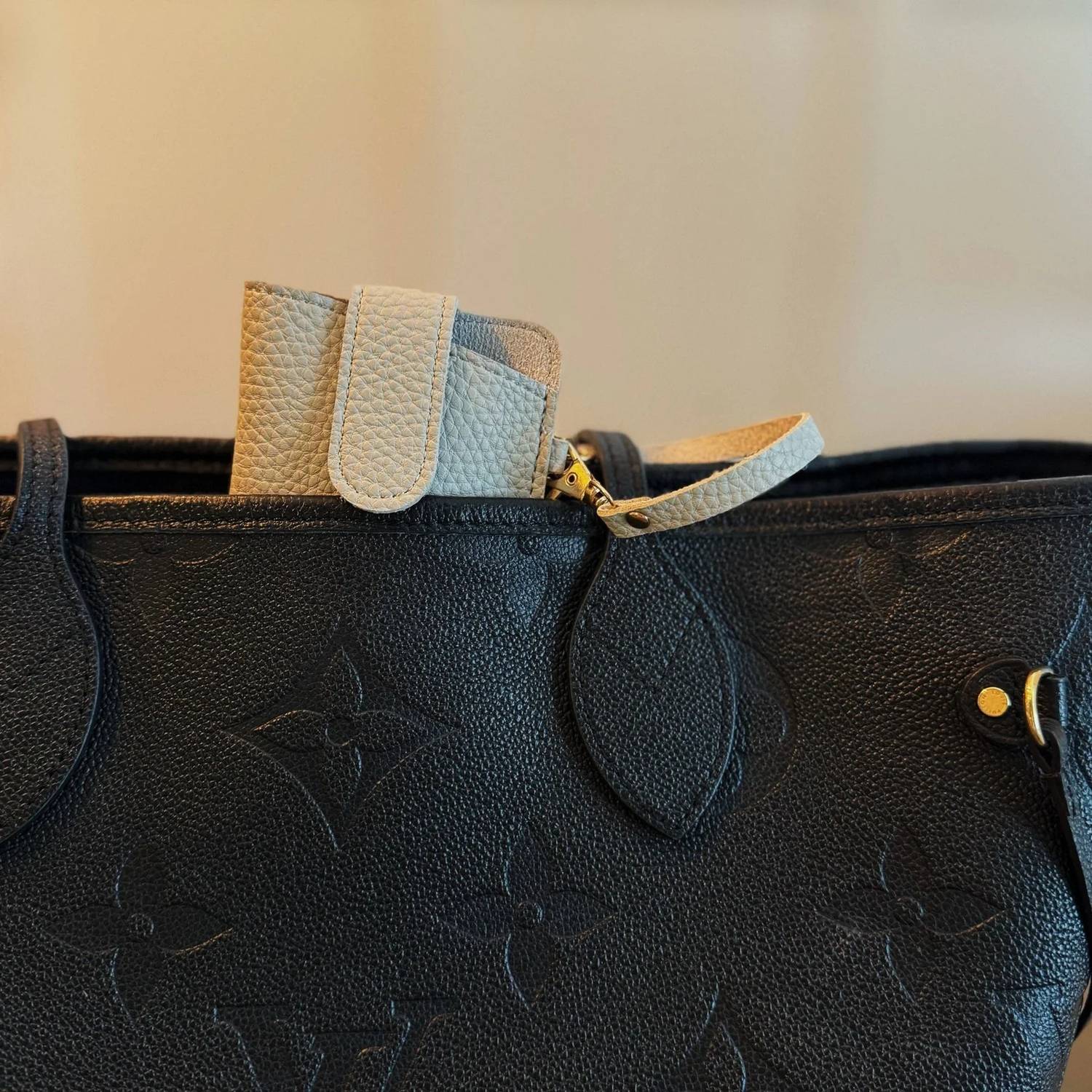 Ellison+Young - Women's Button-up Eyeglass Case Bag Charm