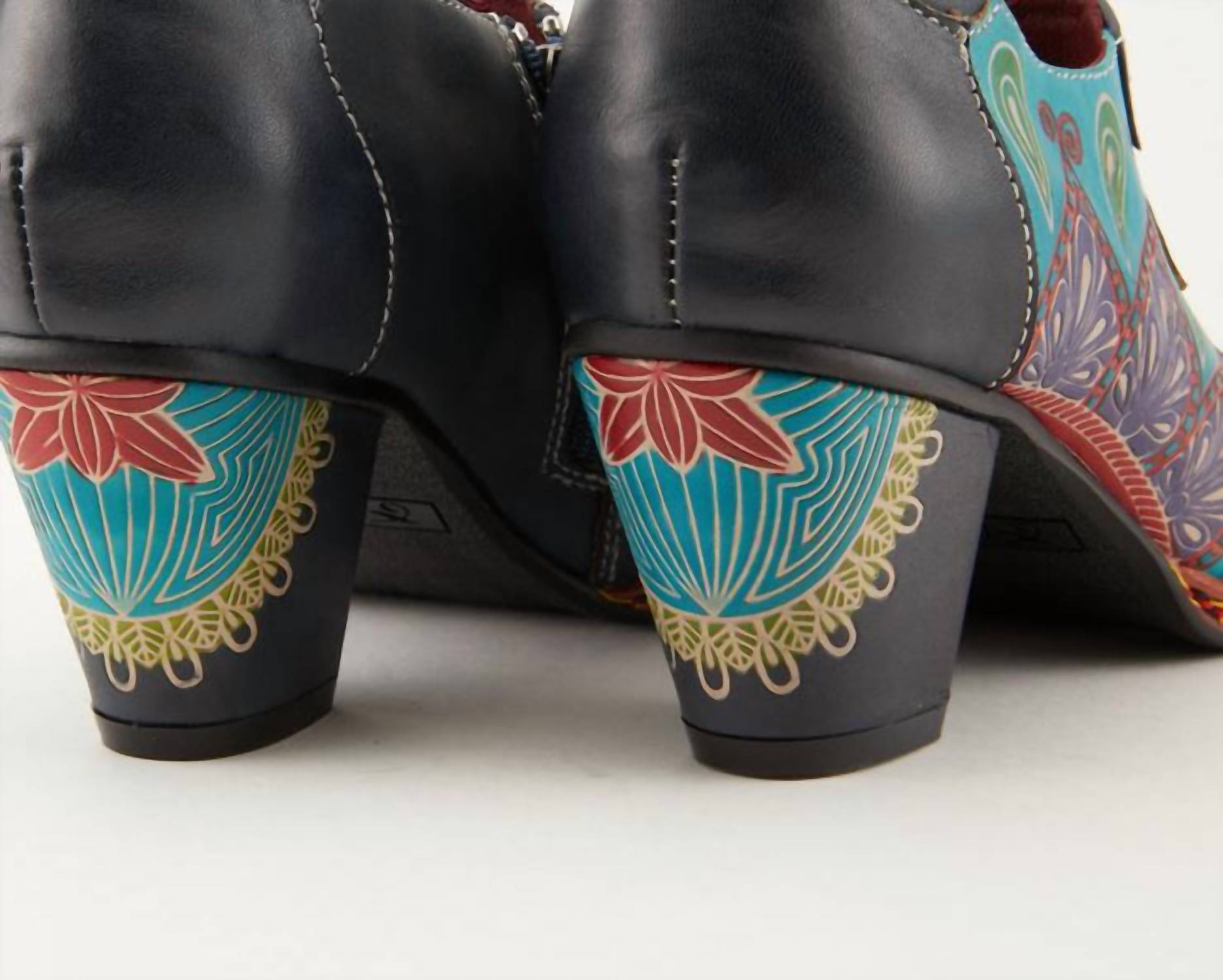 L'Artiste - Women's Zami Shoes