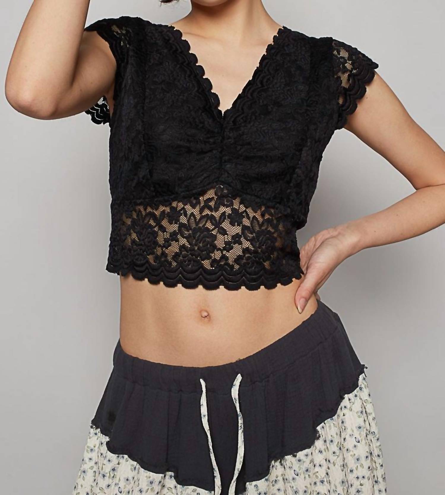 Pol - Lace Cropped Cap Sleeve Top