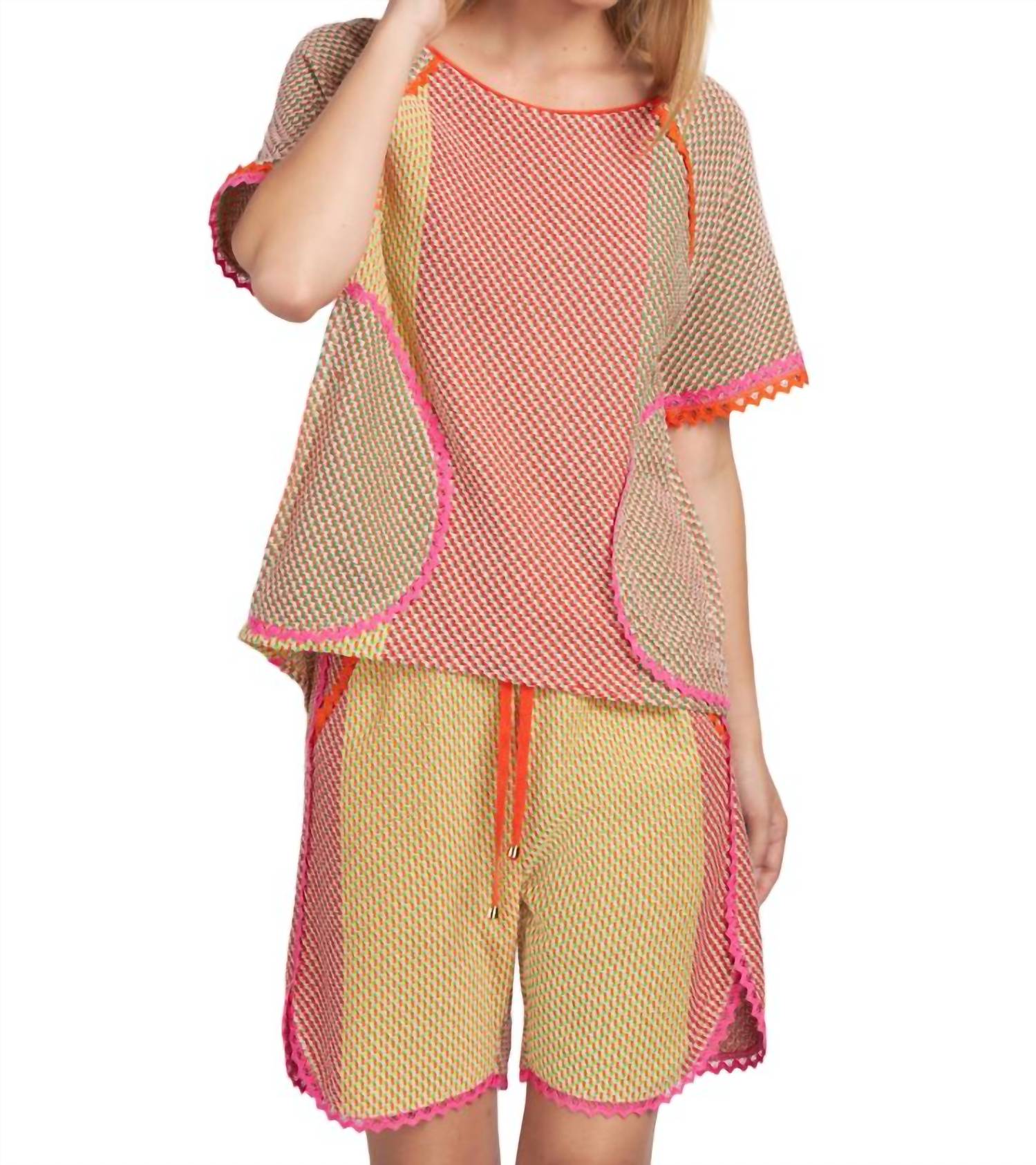 ROUND NECK KNIT TOP