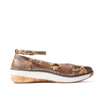 Soleni Shoes - Women's Ruth Flat