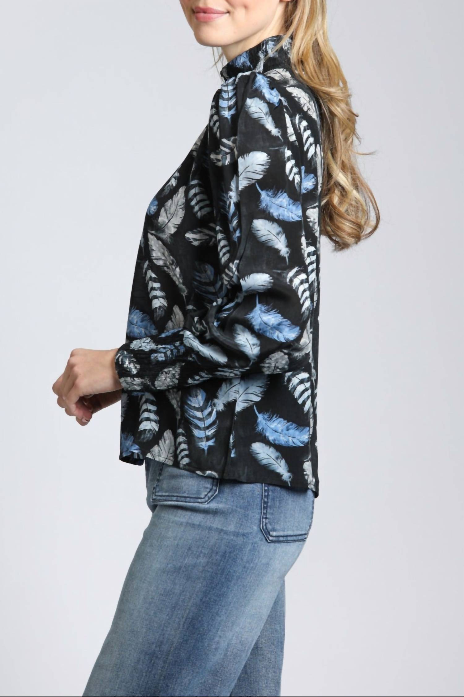 Apny - Puff Sleeve Ruched Blouse