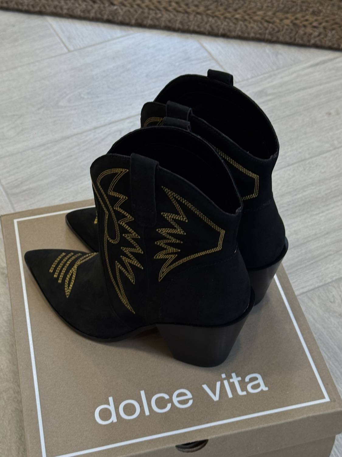 Dolce Vita - Women's Ginni Pointed Toe Booties