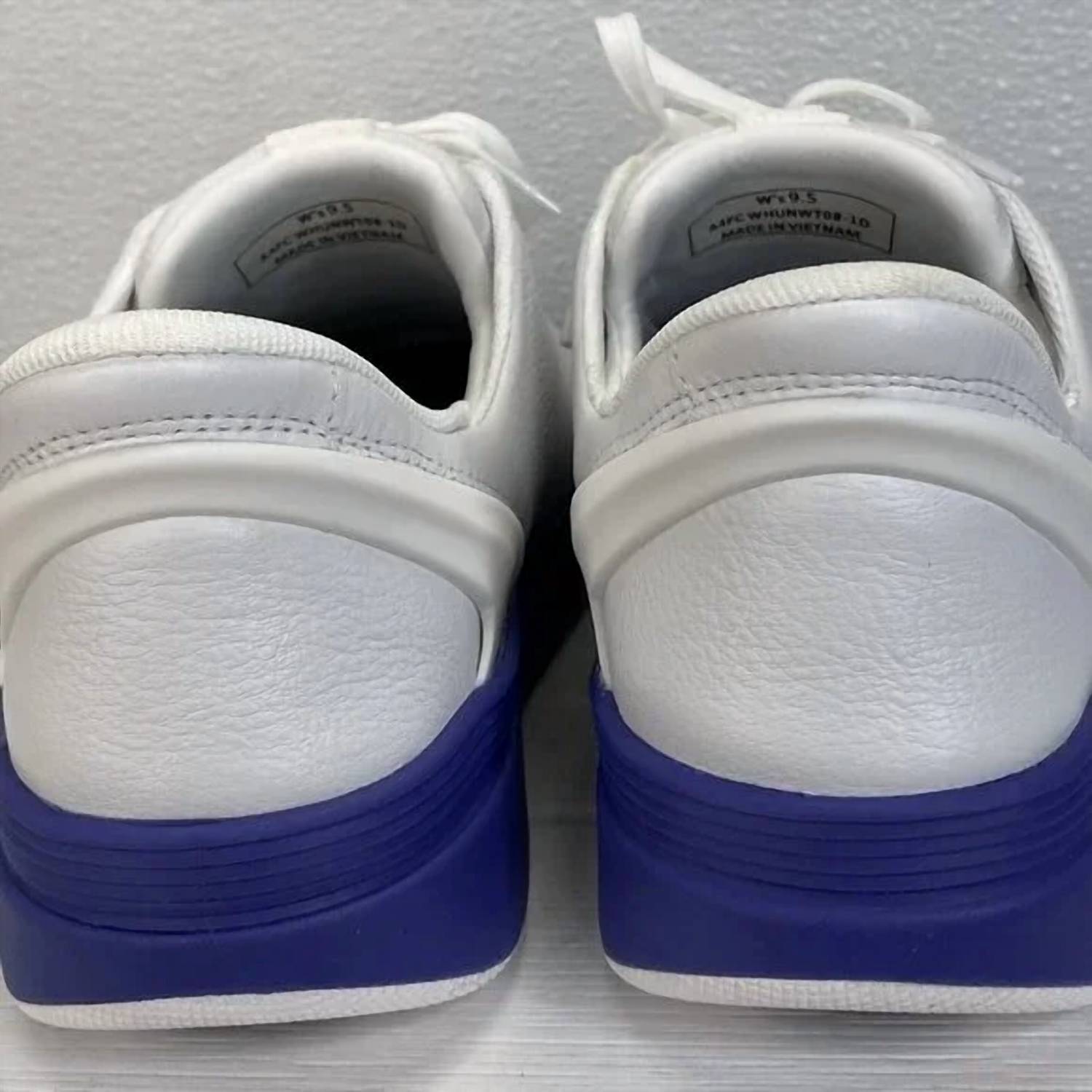 Kizik - Women's Sydney Hands-free Leather Sneakers