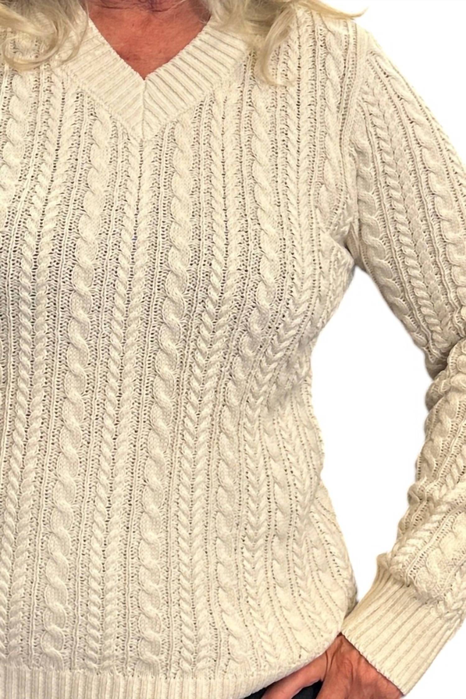 Lulu-B - V-Neck Sweater
