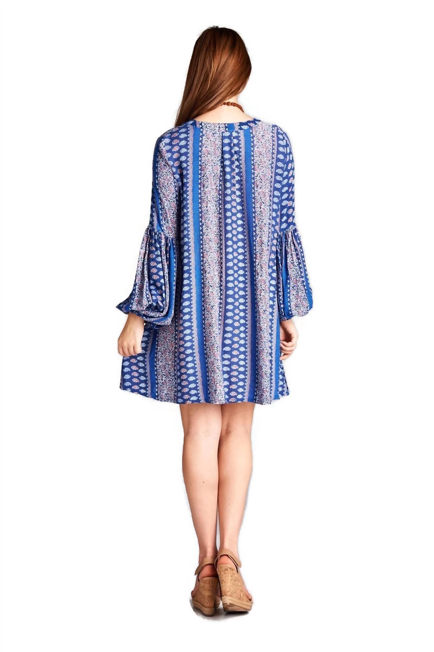 Velzera - Floral Paisley Keyhole Neckline Mini Dress