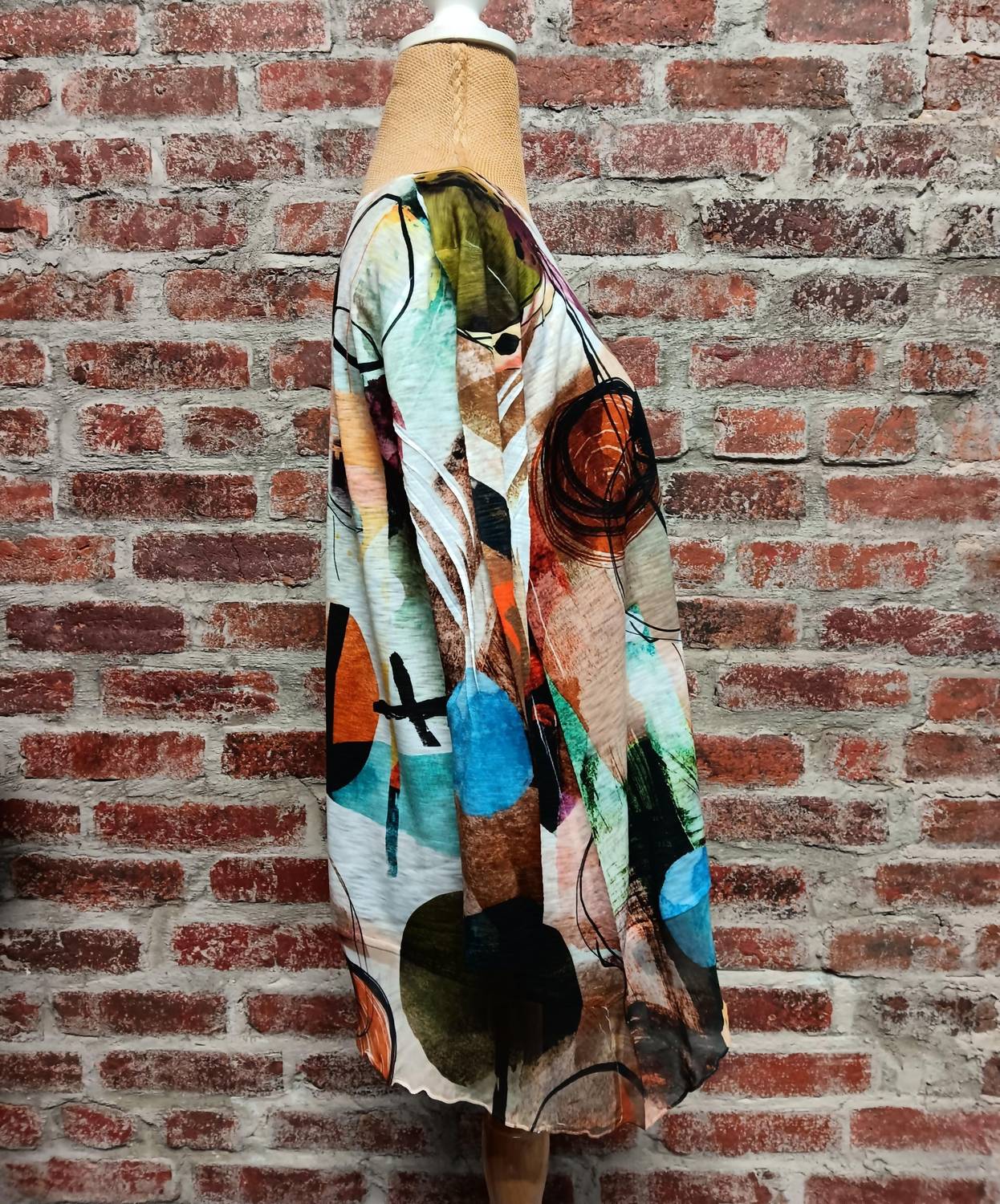 Jess & Jane - Abstract 3/4 Sleeve Chiffon Trim Hem Top