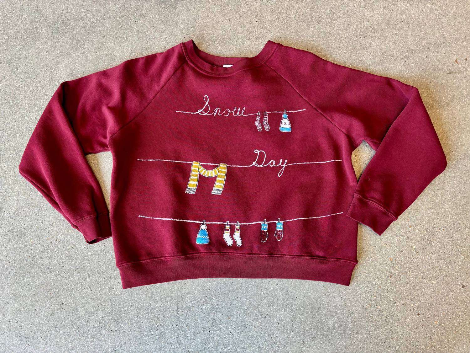 Daydreamer - Women's Snow Day Raglan Sweatshirt