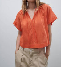 Closed - Gathered Top