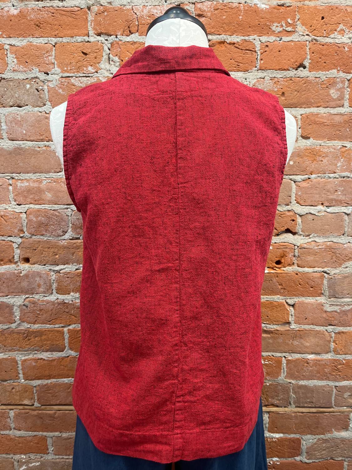 Cut Loose - Women's Sleeveless Linen-cotton Shirt