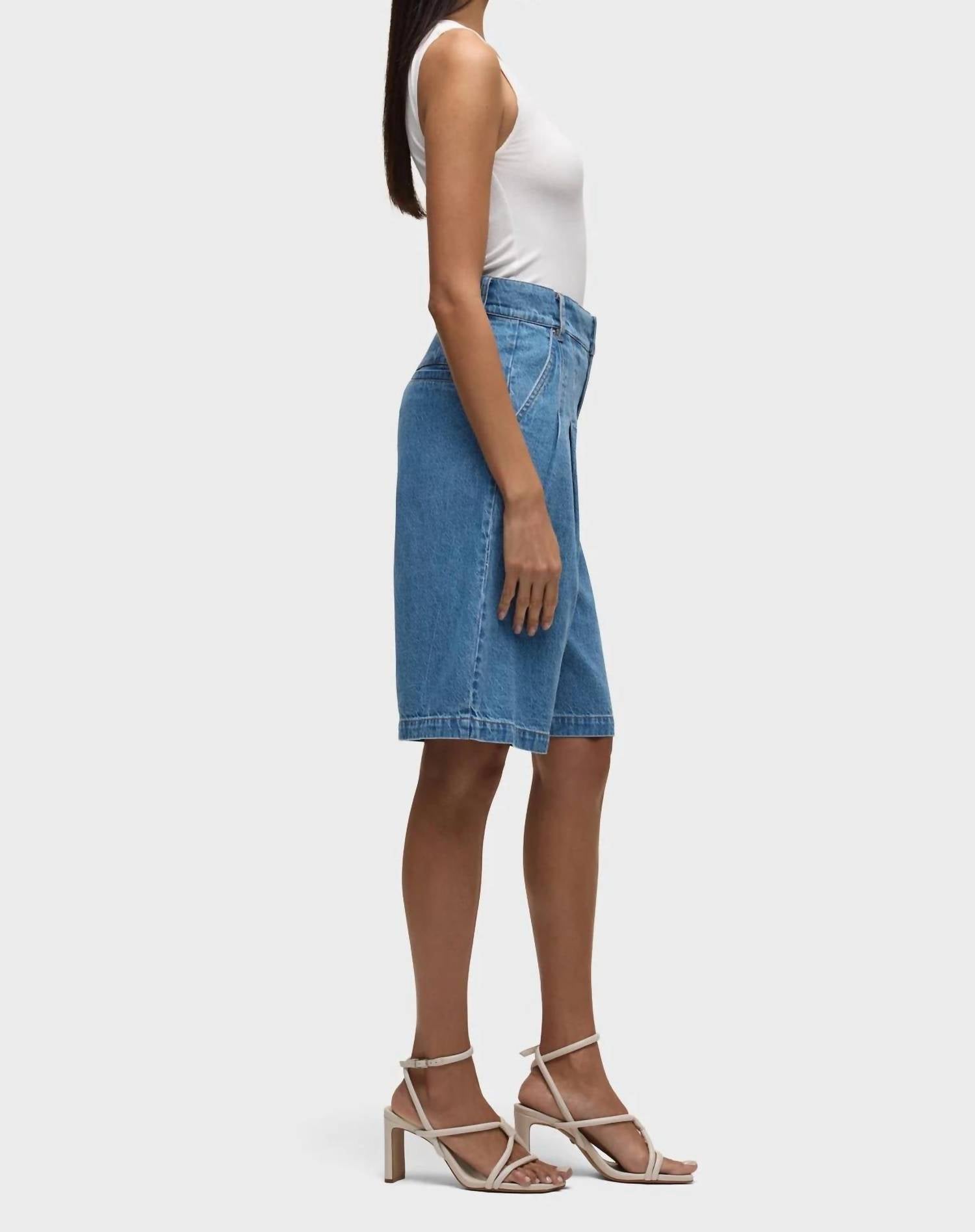 Hudson - CLEAN FRONT PLEATED BERMUDA SHORT