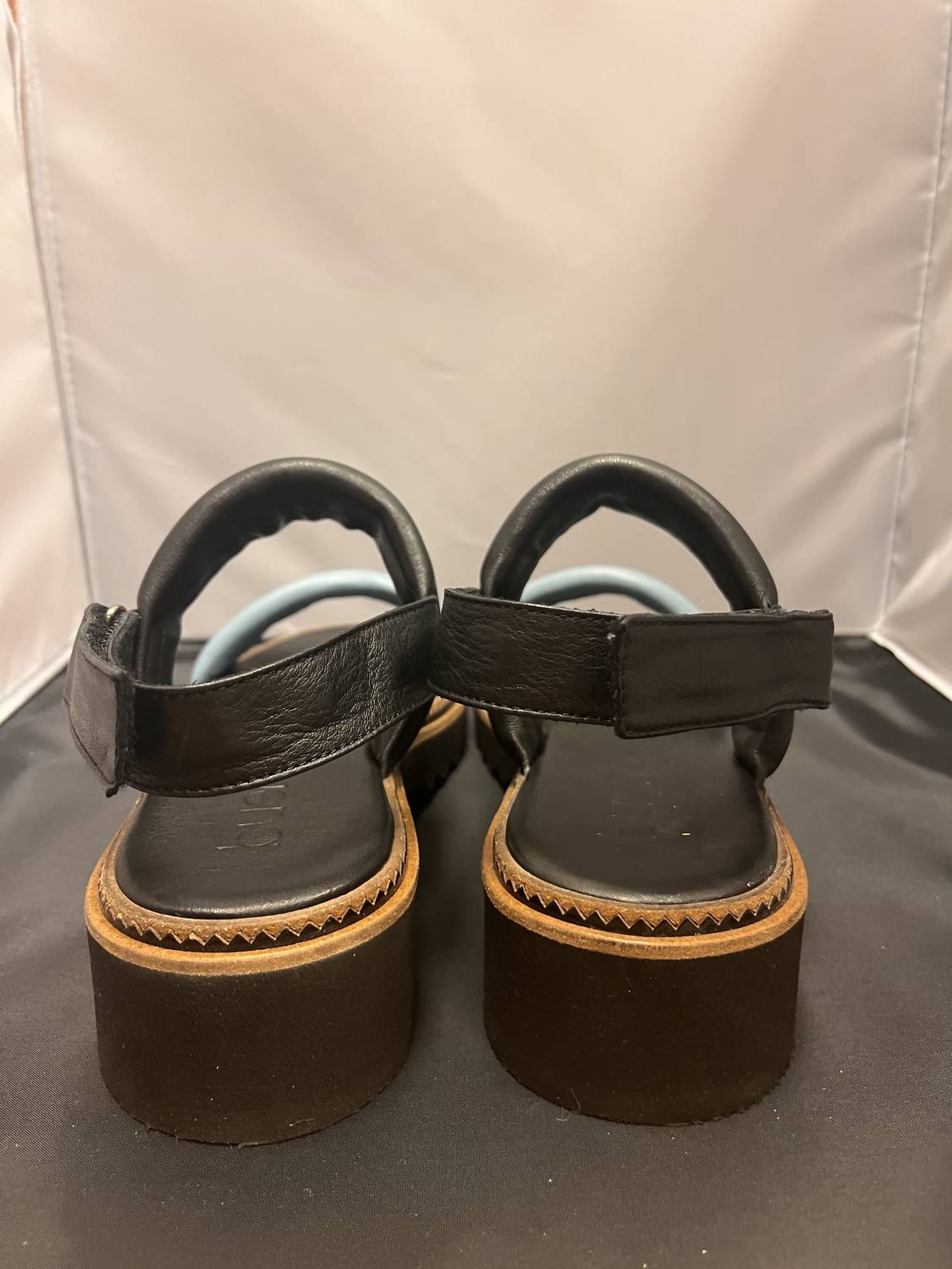 Bueno - Women's Amari Sandal