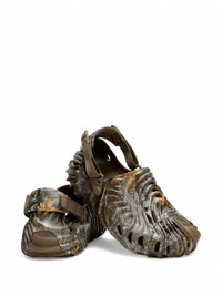 Crocs Men's Salehe Bembury X Pollex Camo Classic Clogs in real tree - men's loafer - detail view