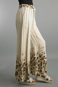 TEMPO PARIS Women's On The Right Path Wide Leg Pants in beige - women's pants