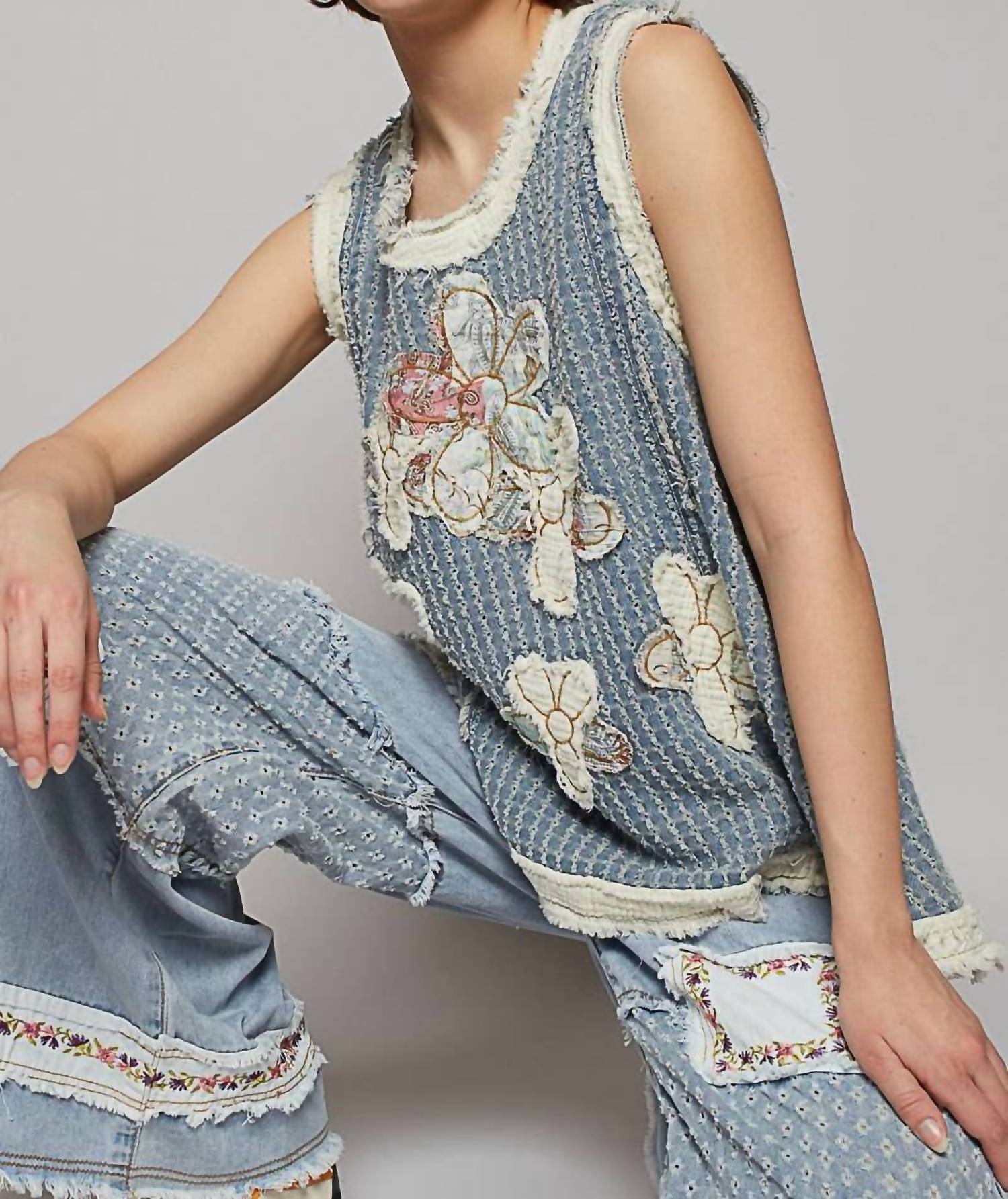 Pol - Round Neck Sleeveless Flower Patch Top