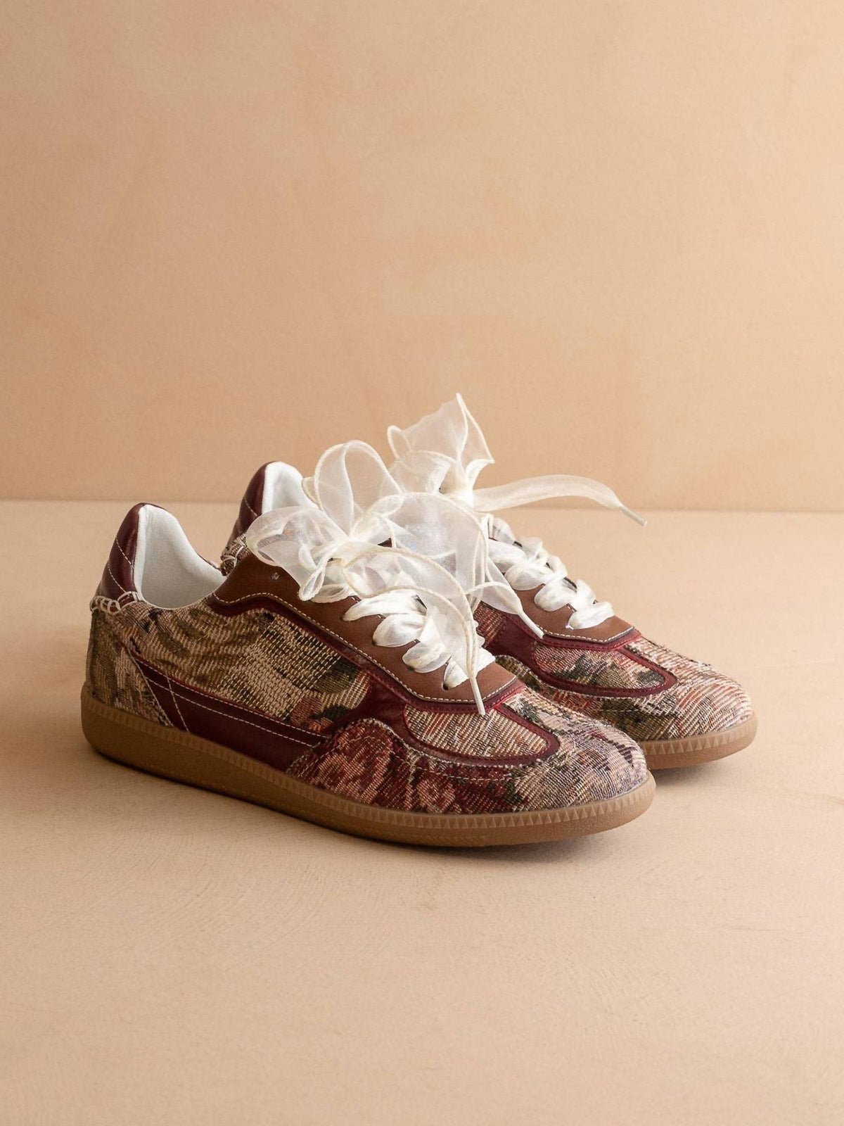 Oasis Society - Women's The Dalia Lace Up Sneaker