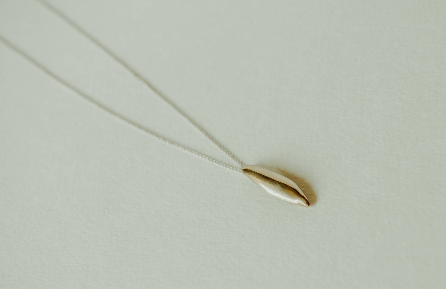 Uni Jewelry Women's Ligne Necklace in gold - women's jewelry - alternate view