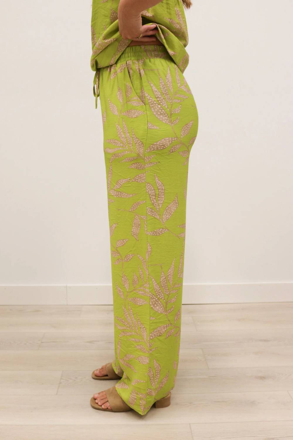 Entro - Prima Wide Leg Botanical Print Pants