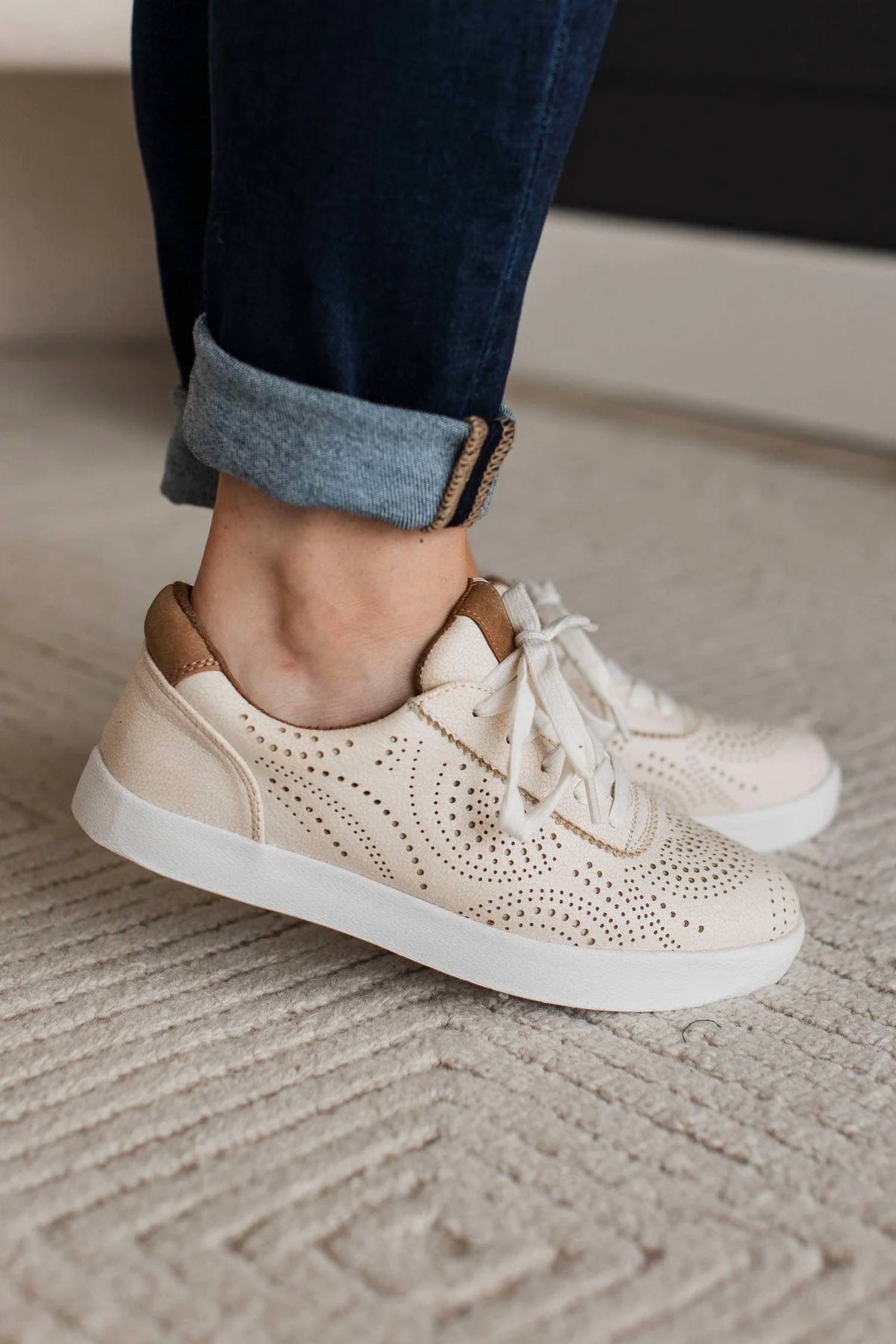 Very G - Women's Fate Neutralized Sneakers