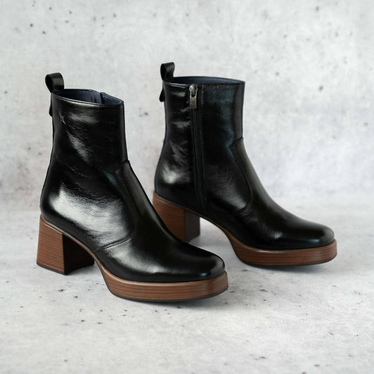 Fluchos - Women's Leather Platform Boot