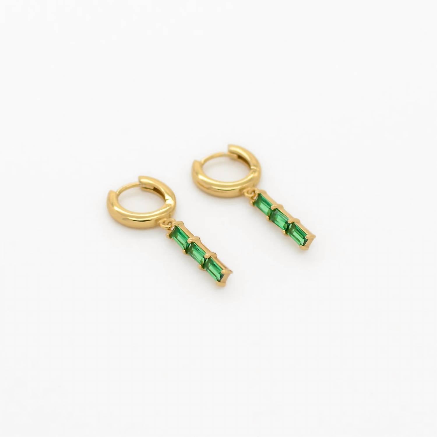 Au79 - Women's St Moritz Drop Stone Huggies With Emerald Cubic Zirconia Earrings