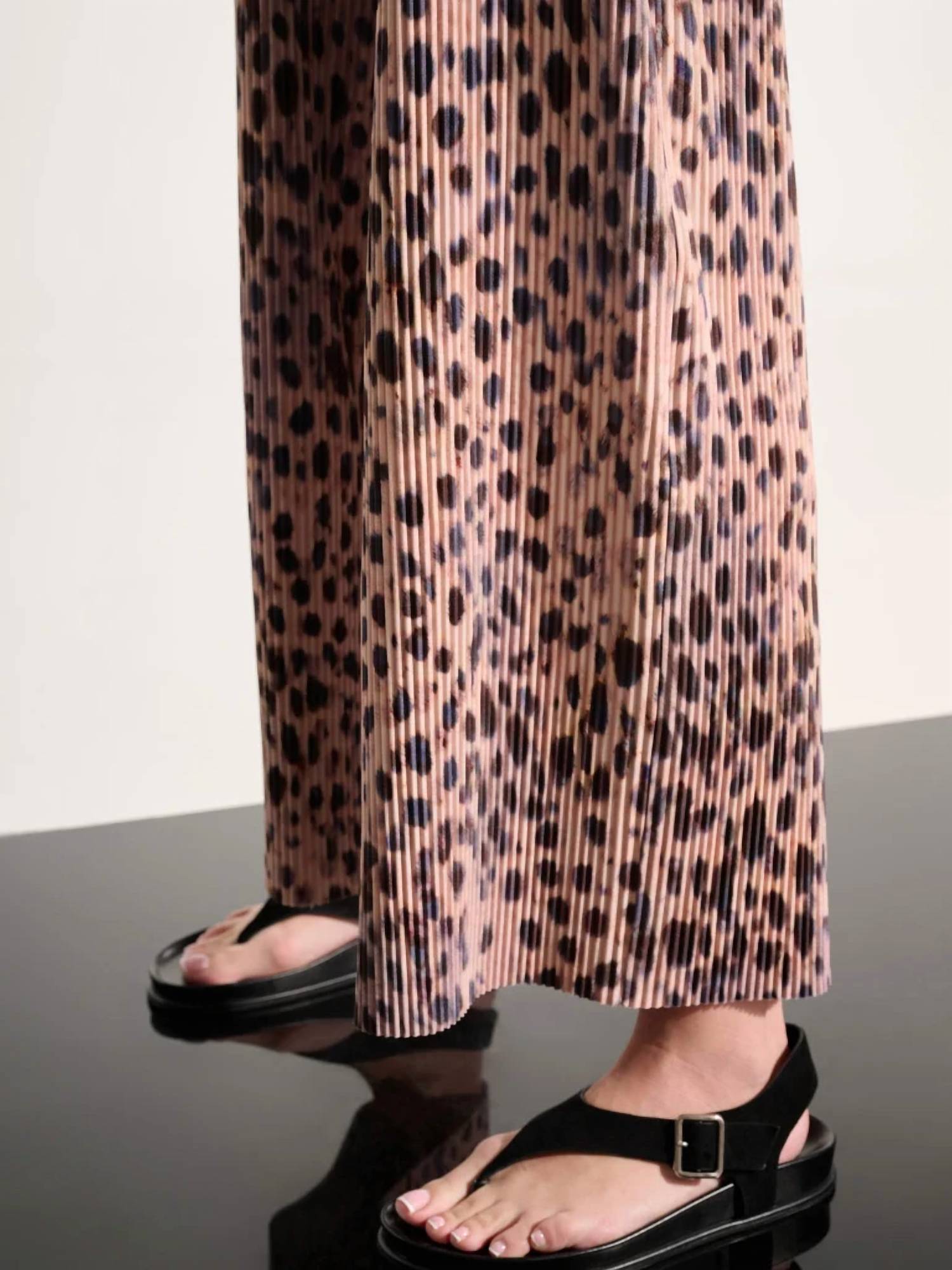 Joseph Ribkoff - Pleated Scuba Crepe Animal Print Pull On Wide Leg Pants