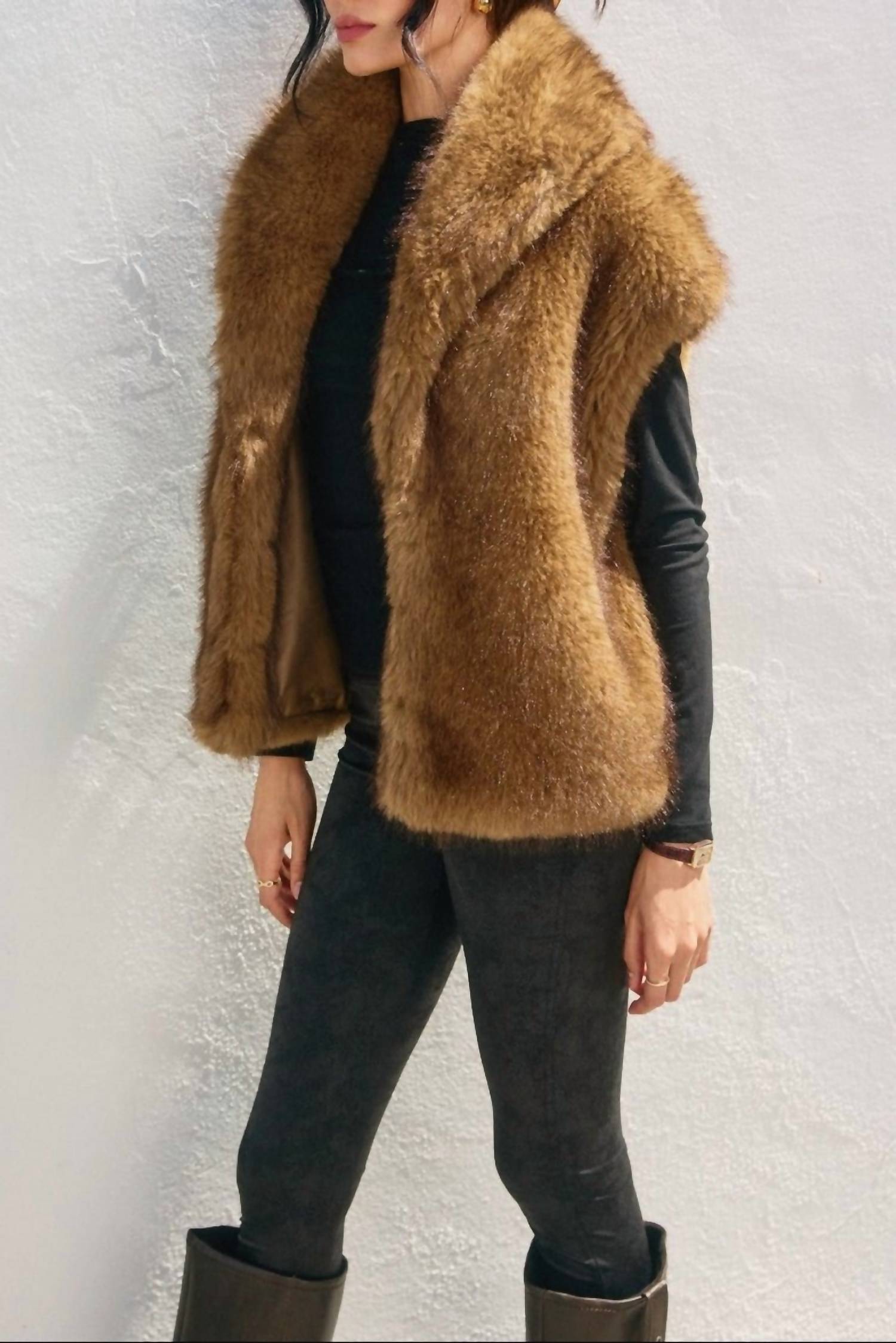 Dress Forum - Snow Angel Collared Furry Vest