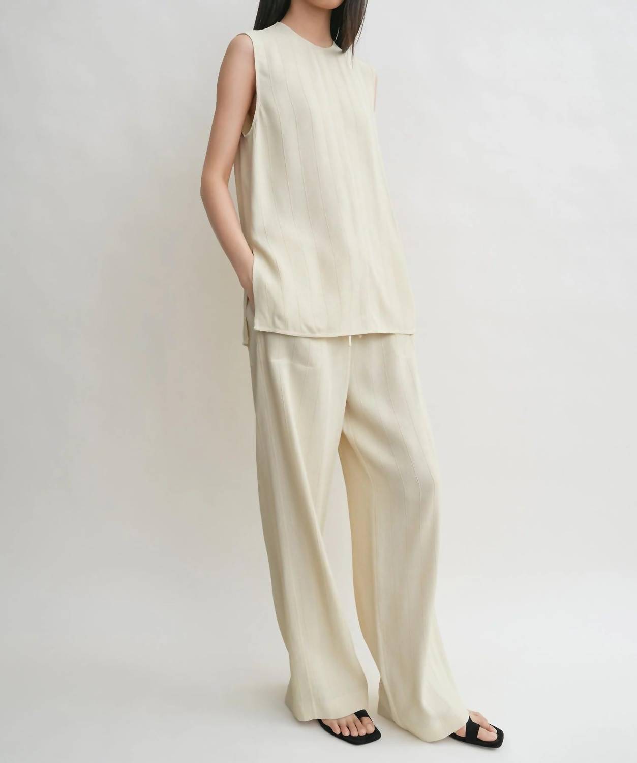 Toteme - Woven Sleeveless Top