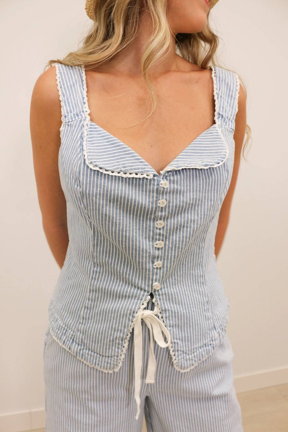 Skies Are Blue - Milta Stripe Scalloped Lace Trim Tank Top