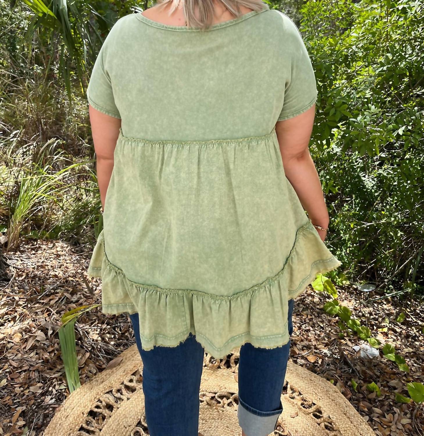 Easel - Ruffle Bottom Top