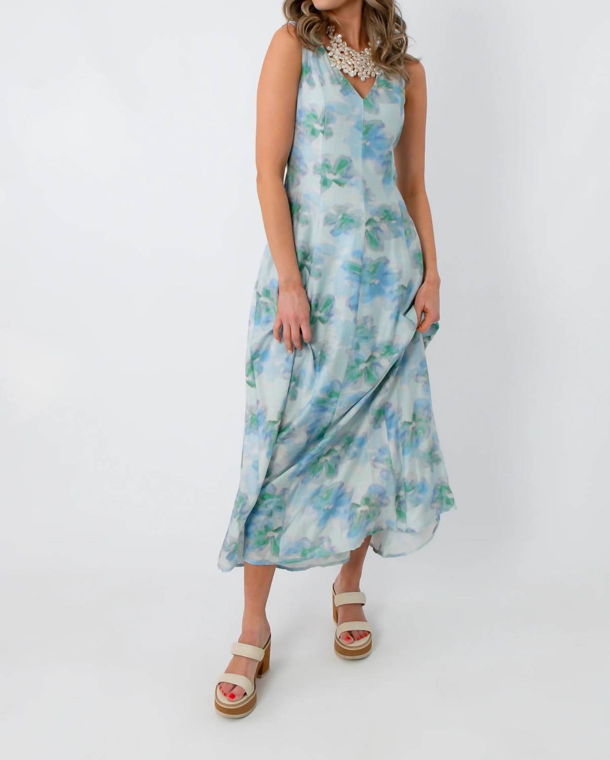In February - Watercolor Nymphéas Floral Midi Dress