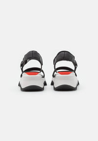Sorel - WOMEN'S KINETIC IMPACT HIGH Y-STRAP SANDAL