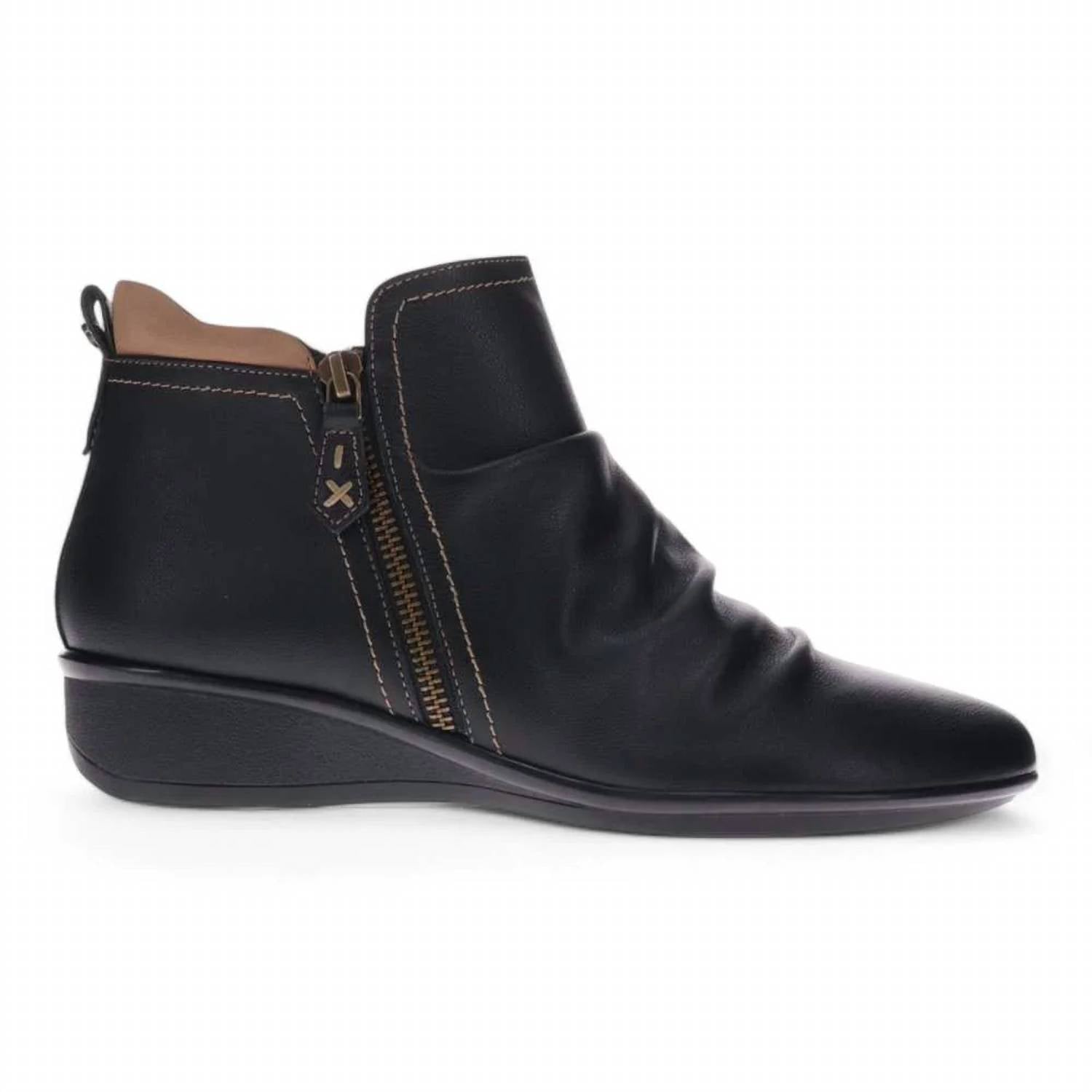 Revere - Women's Plymouth Wedge Boot