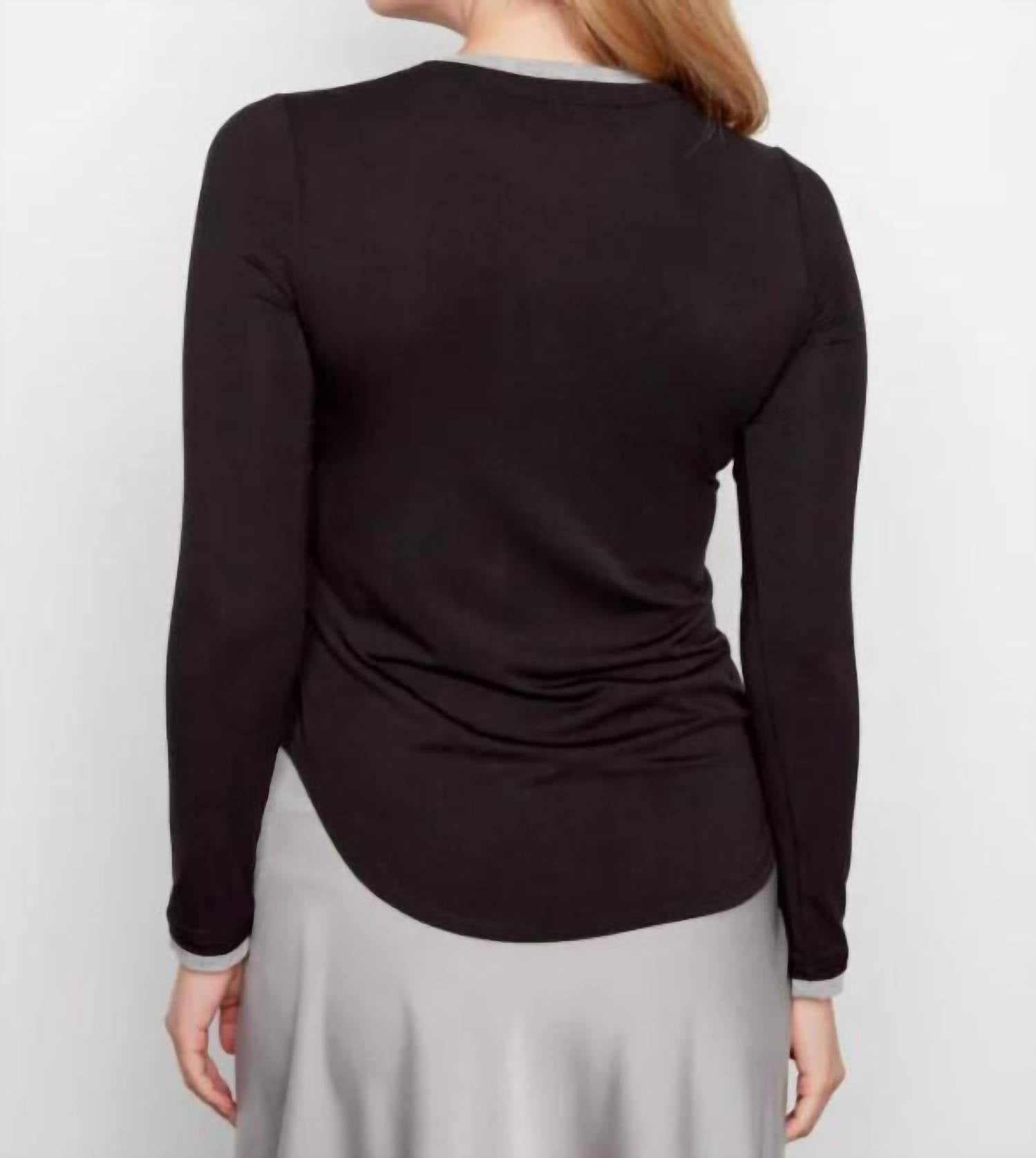 Iltm - Classic Crewneck Contrast Hem Top