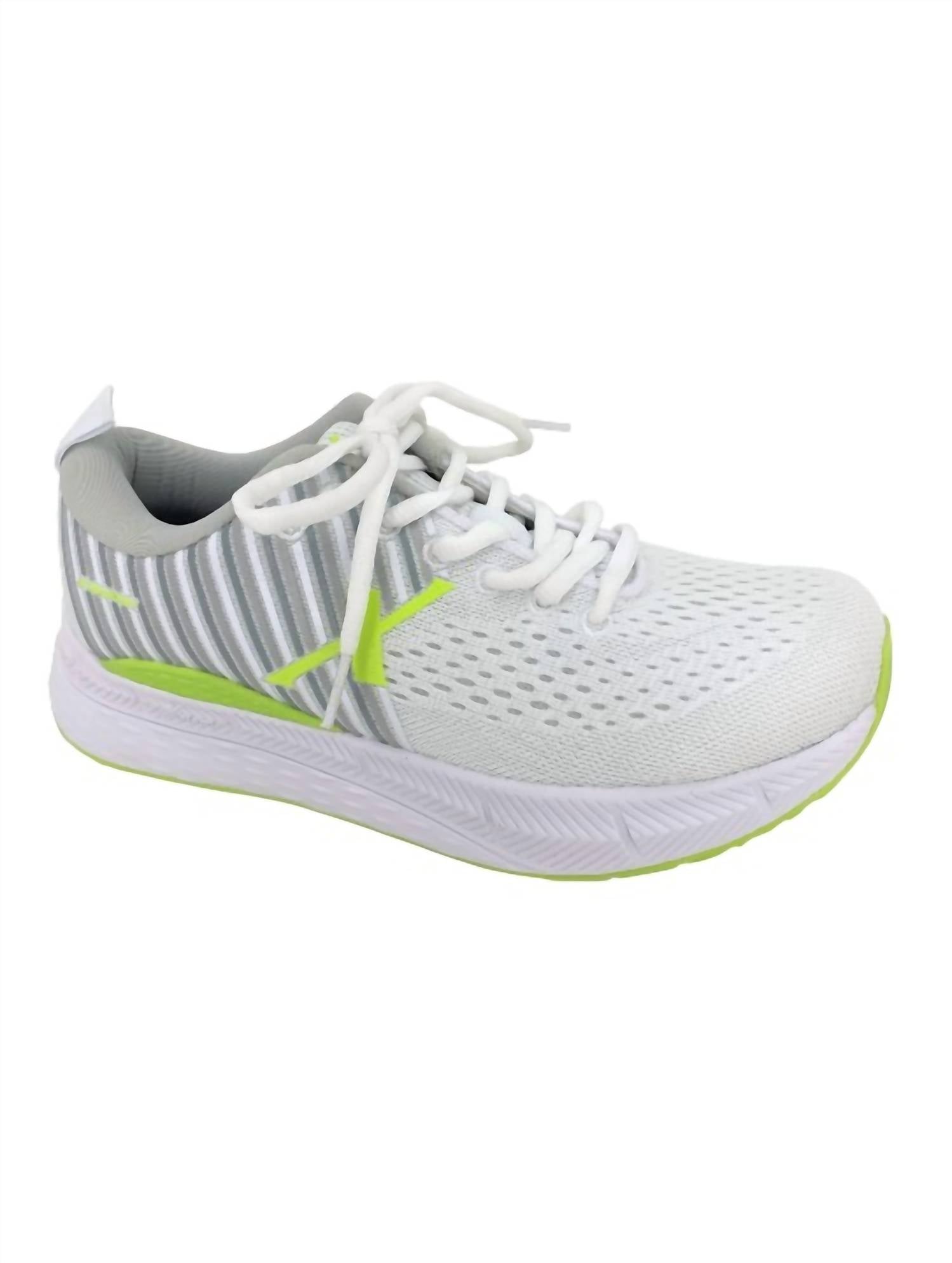 Xelero - Women's Steadfast Running Shoes
