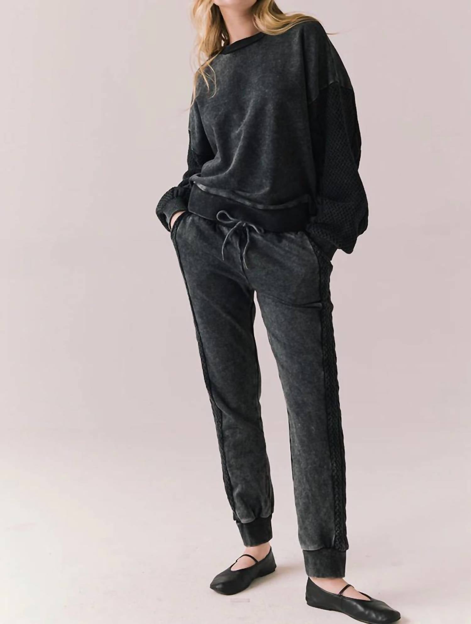 Chaser Bay Joggers in true black - women's pants