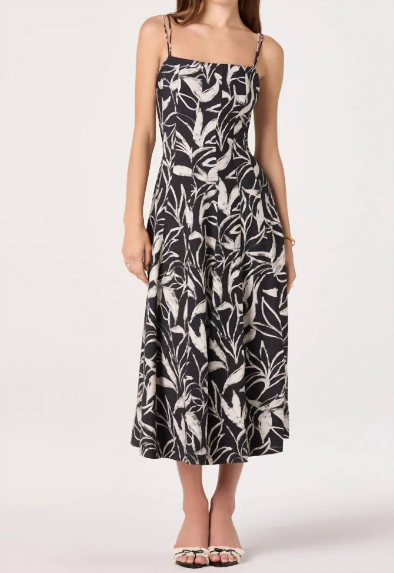 Astr - Trisha Square Neck Dress