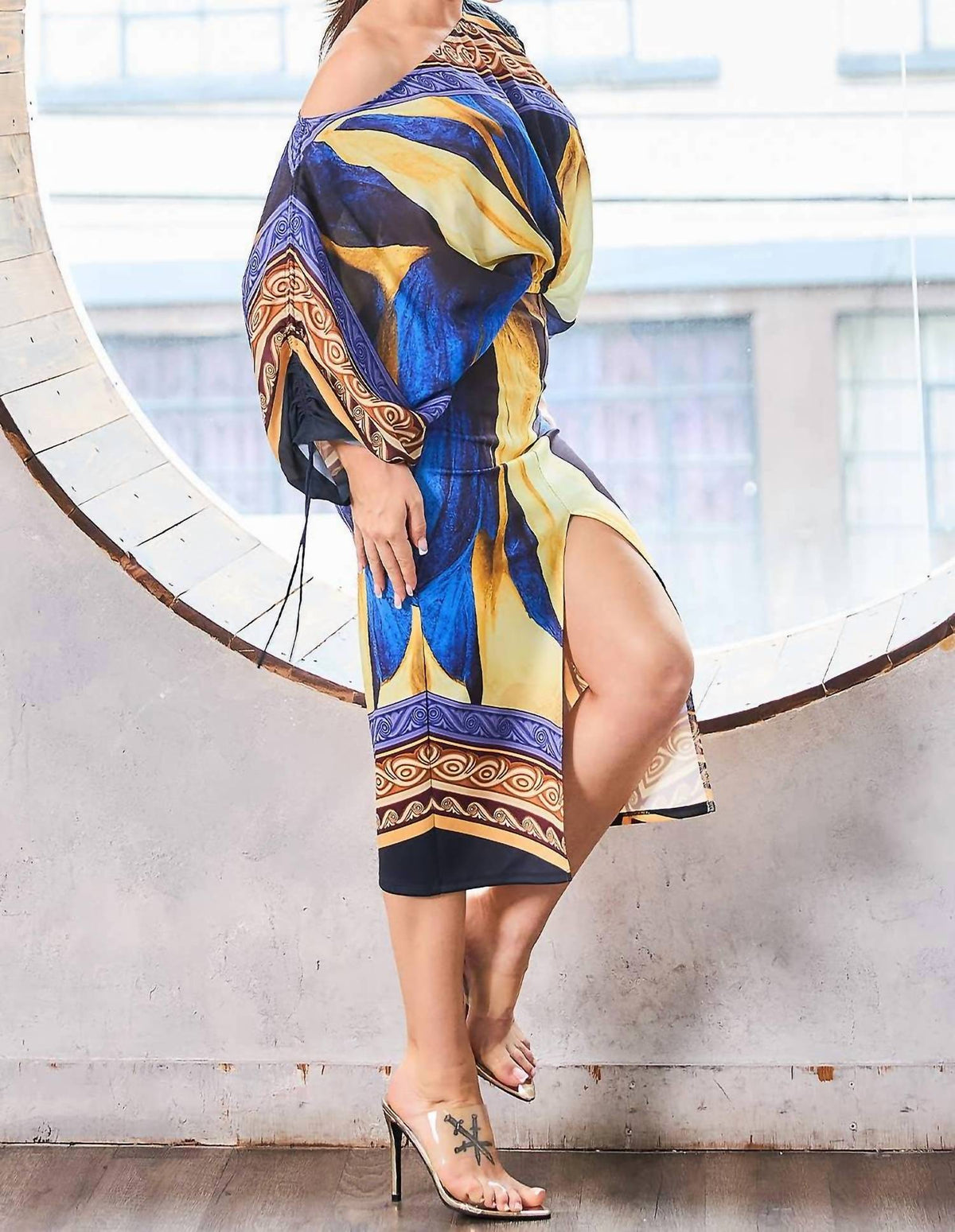 Her Botarri - Cropped Blouse & Slit Skirt