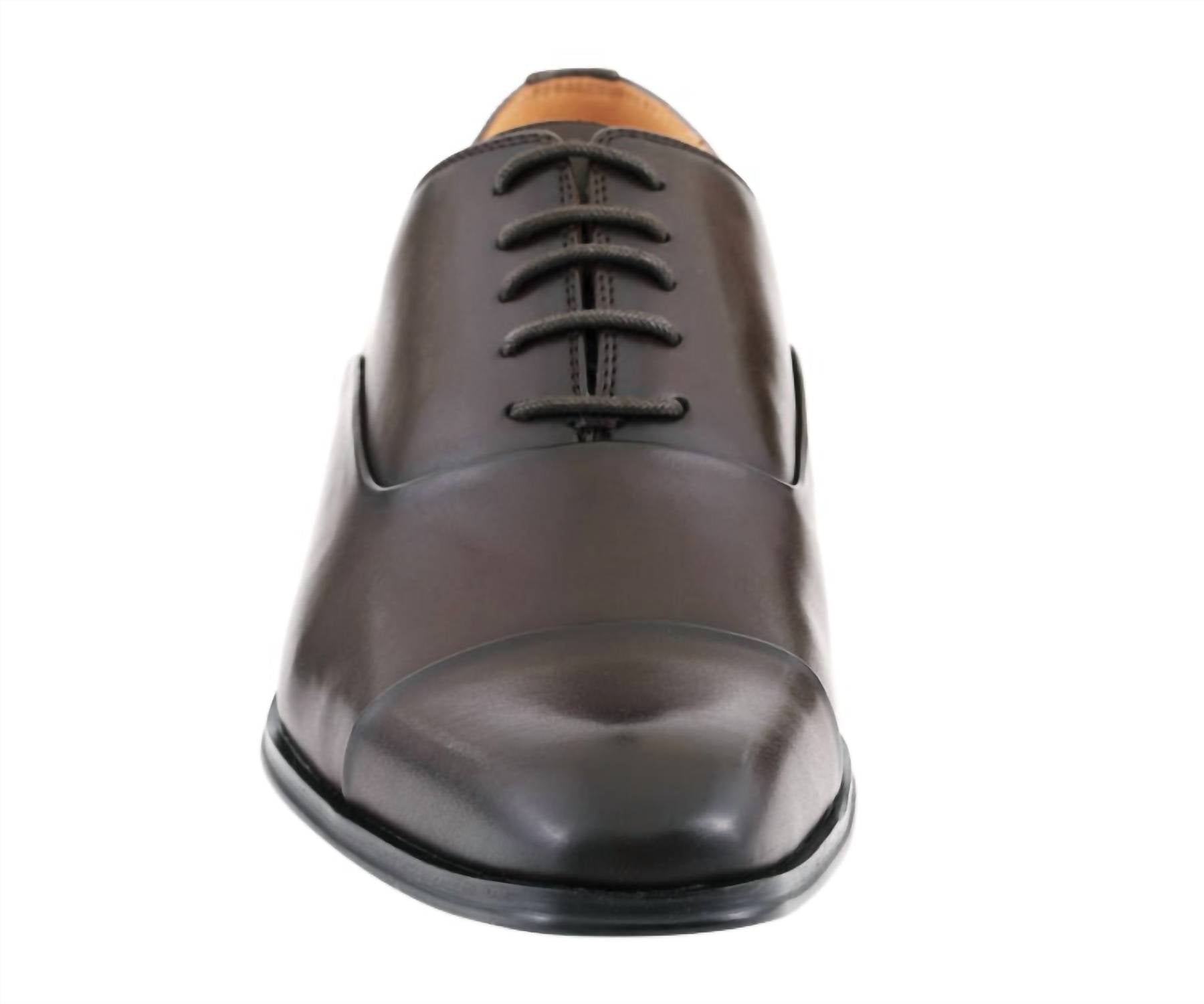 Amali Men's Zyon Oxford Shoes in brown - men's shoe - detail view