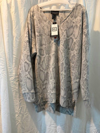 Frank Lyman - Women's V-neck Soft Sweater