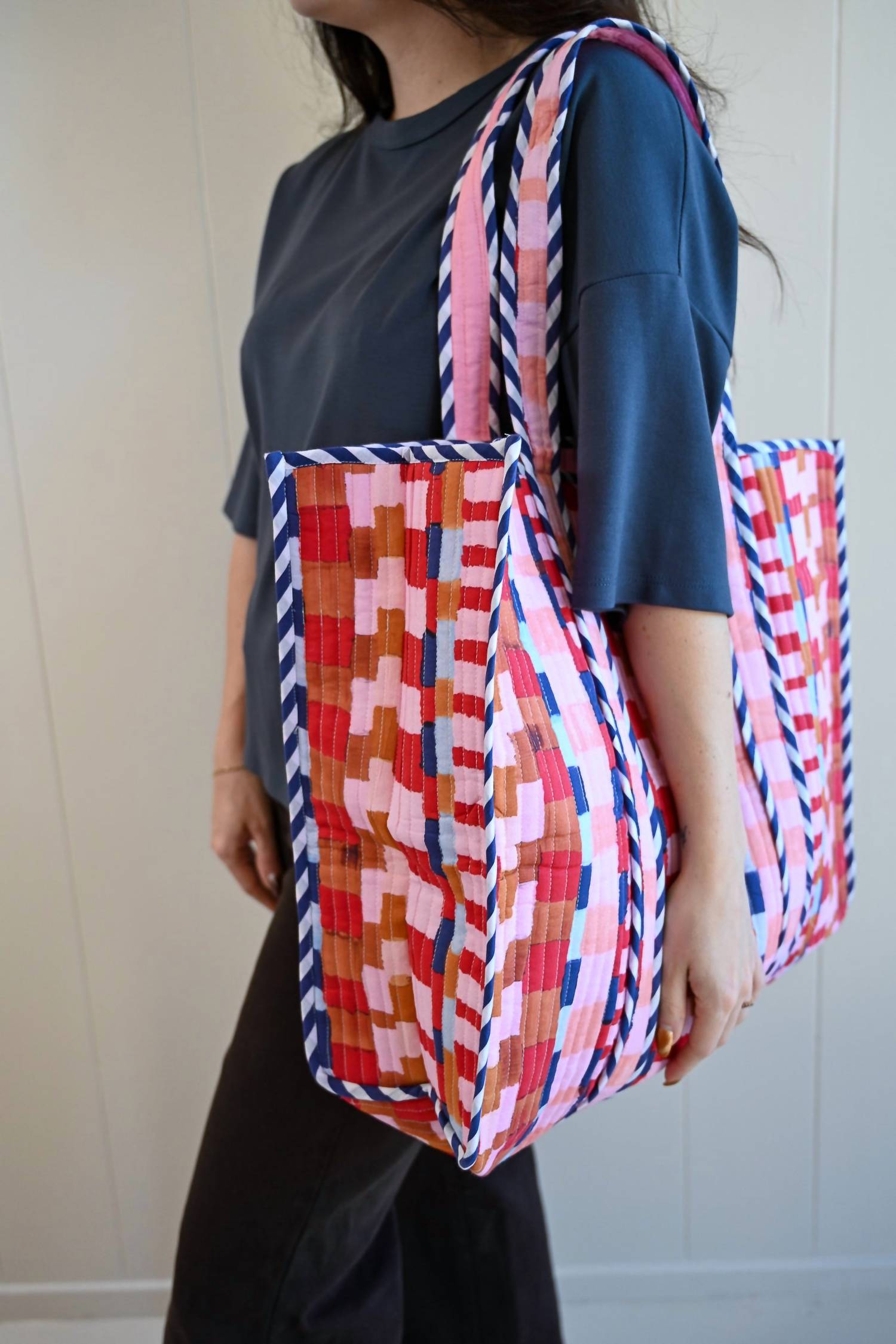 Frnch - Women's Evans Tote Bag