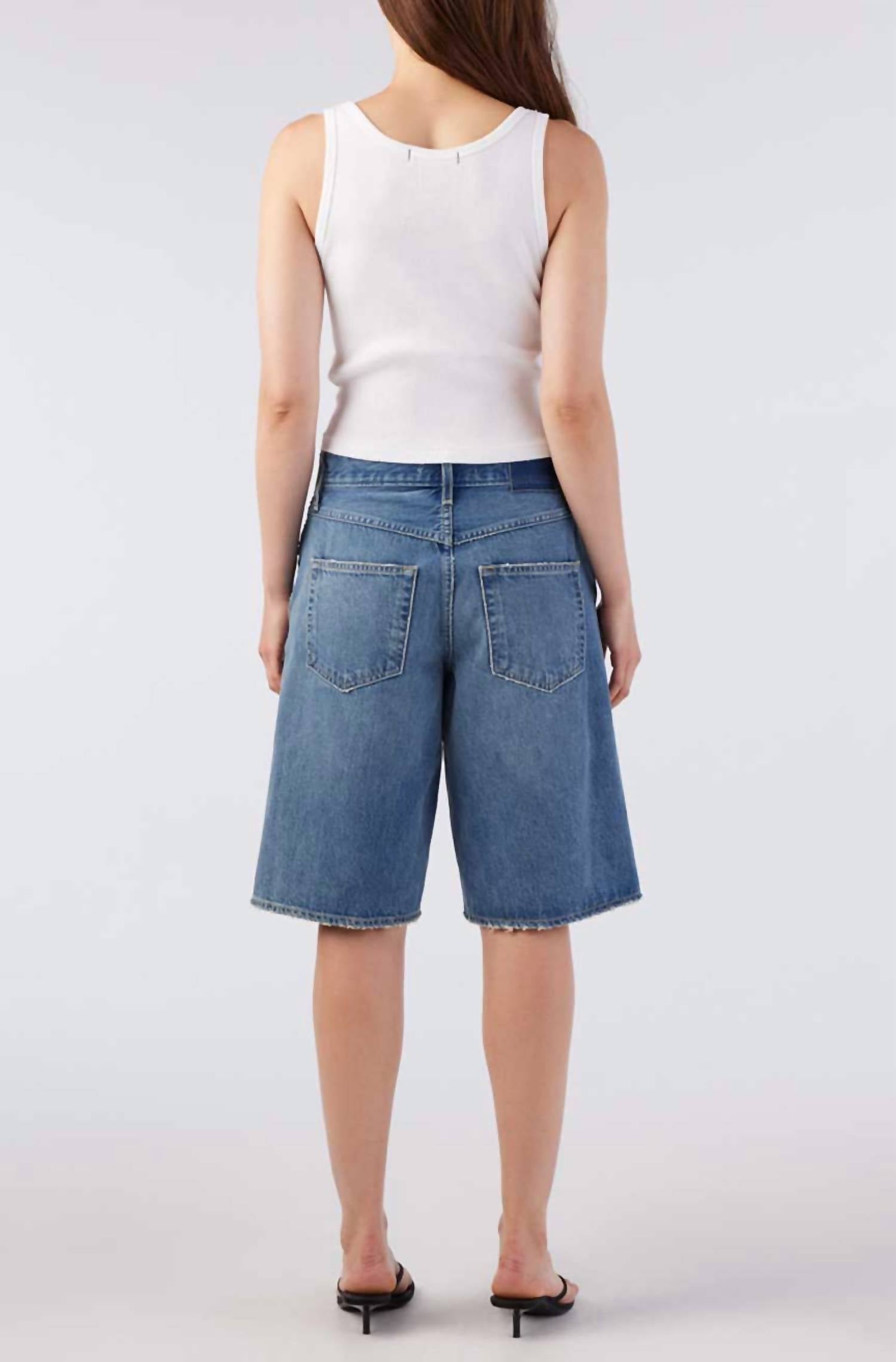 AMO Laura Boyfriend Shorts in offbeat - women's shorts - detail view