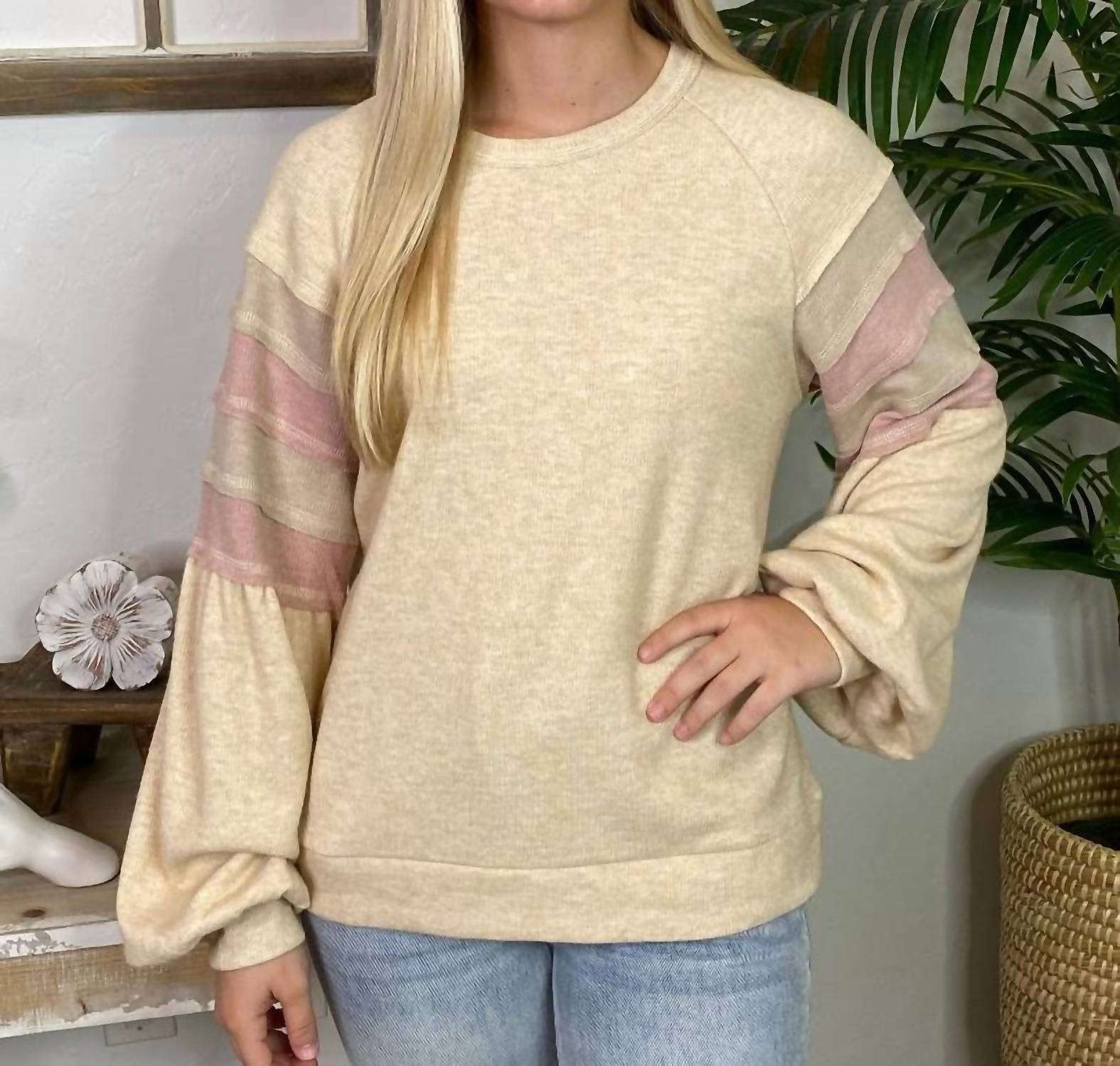 Very J - Crewneck Tee With Colored Band Sleeves