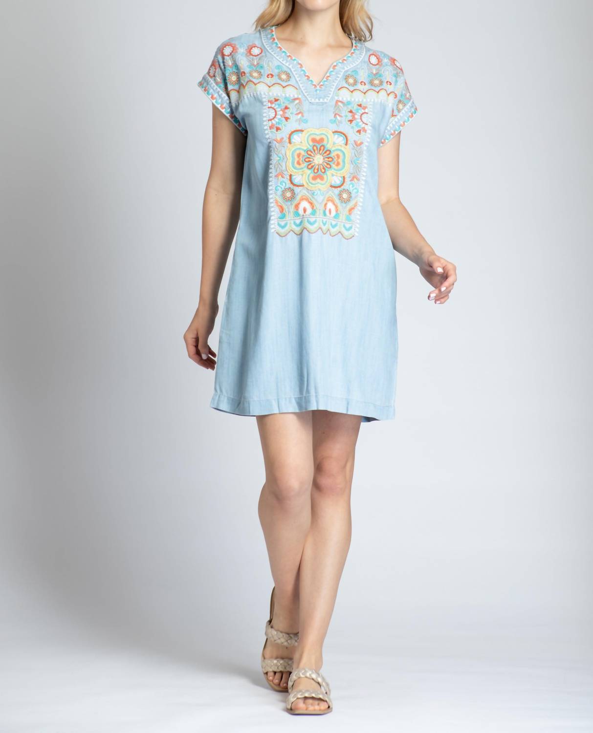 Apny - Embroidered Boho Dress