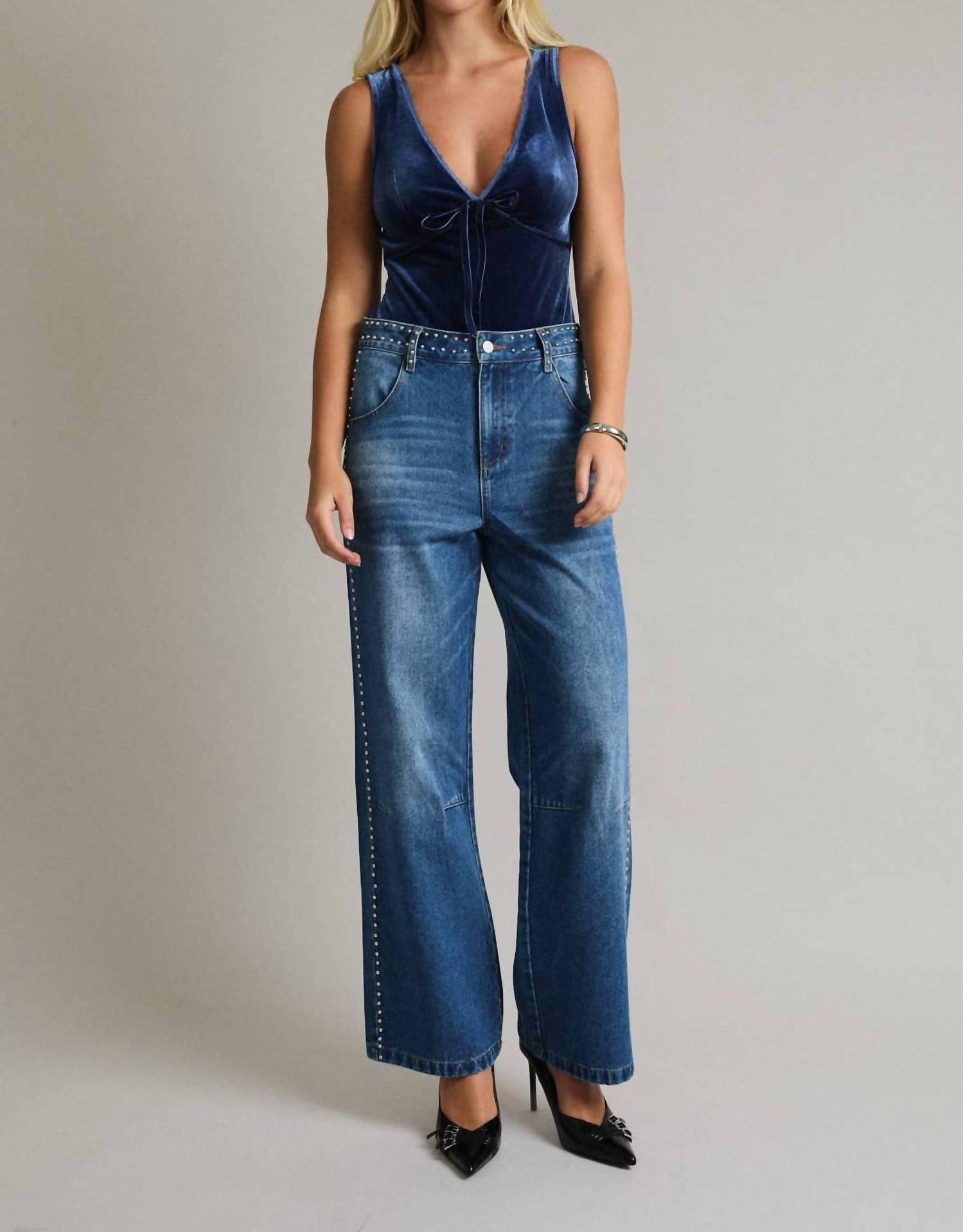 Le Lis - Velvet Sleeveless Bodysuit